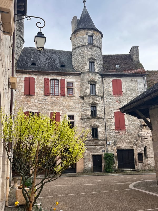 The young king that died here in the square